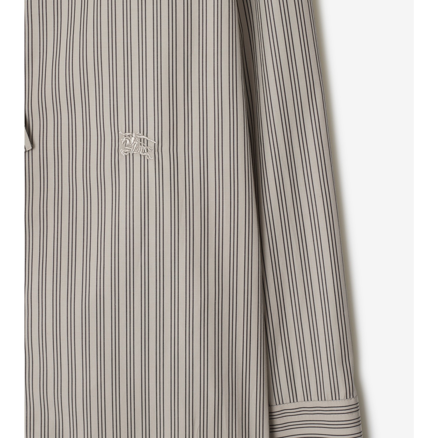 Camisa de algodão com estampa de listras e echarpe