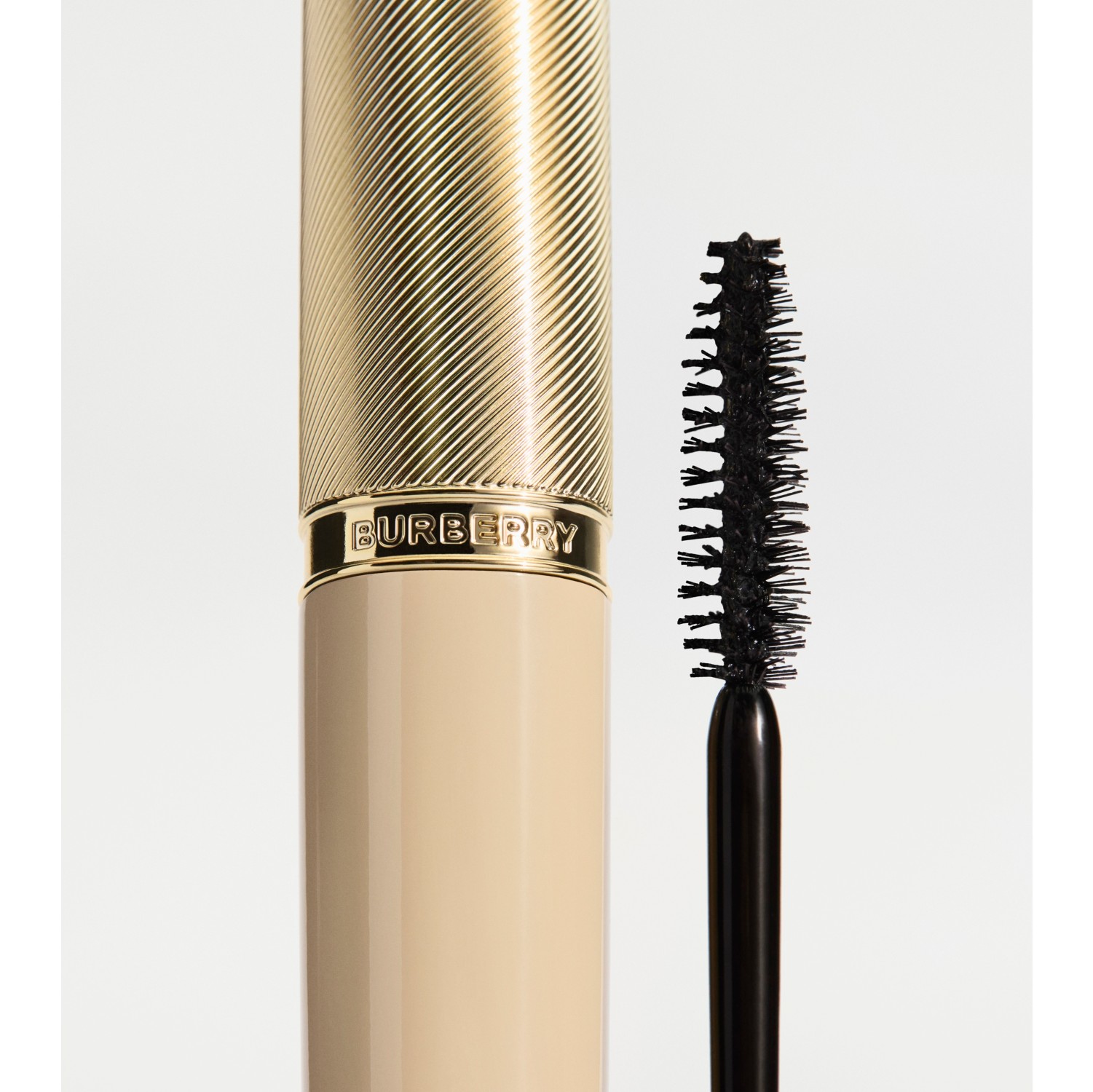 Beyond Volume Mascara – Intense Black No.01